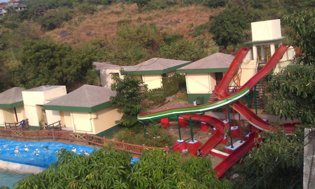 Pali Beach Resort Mālād Exterior foto