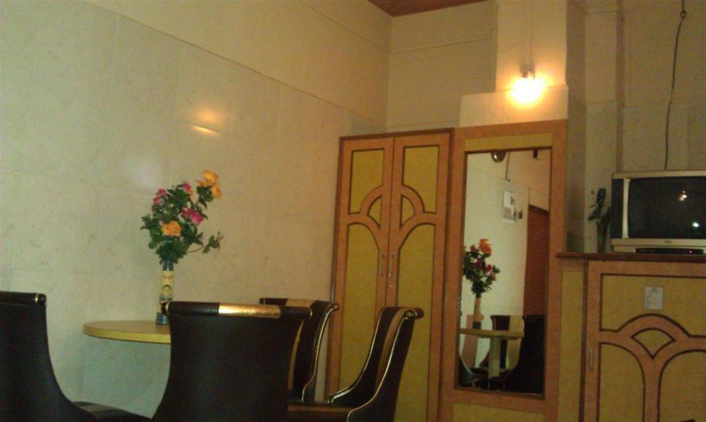 Pali Beach Resort Mālād Exterior foto