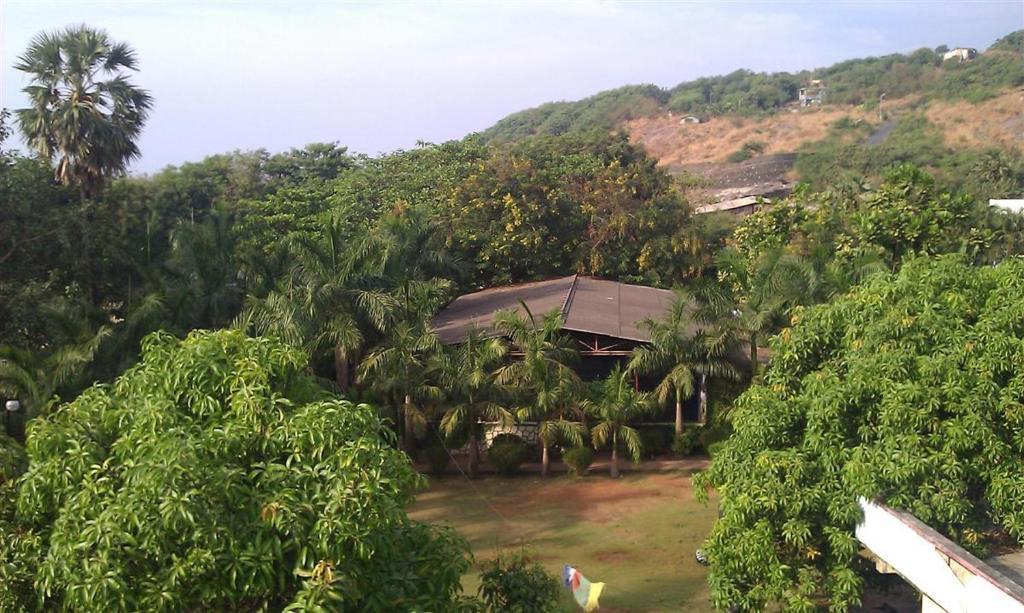Pali Beach Resort Mālād Exterior foto