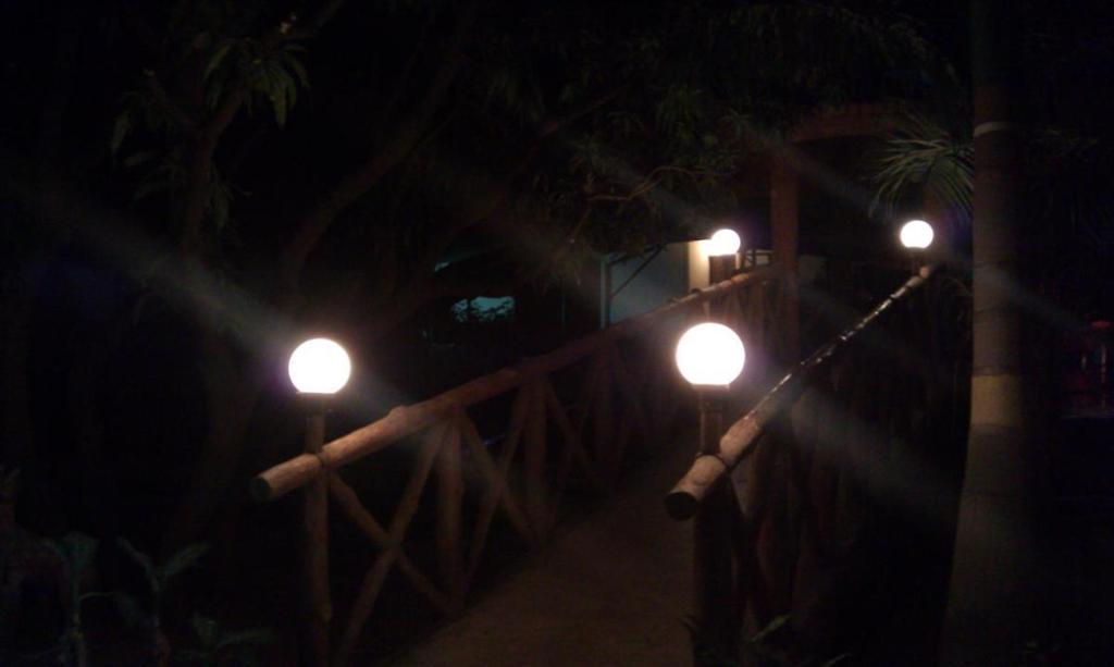 Pali Beach Resort Mālād Exterior foto