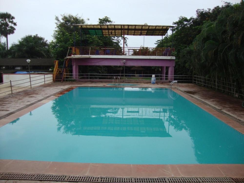 Pali Beach Resort Mālād Exterior foto